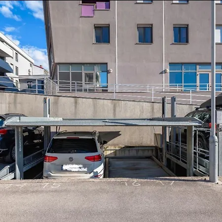 Aureo Center Apartment *
