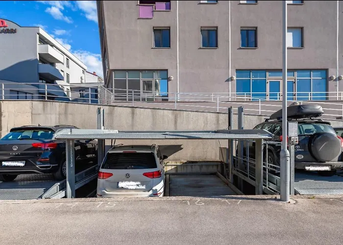 Aureo Center Διαμέρισμα *